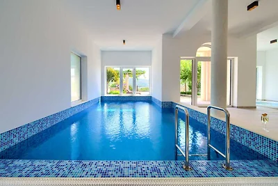 Apartment ROYAL 1 mit Pool und Jacuzzi