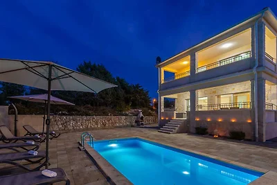 Casa vacanze VESNA con piscina