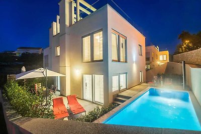 Luxurious villa DRAZINE