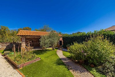 Ferienhaus NOVKOVIC mit Garten