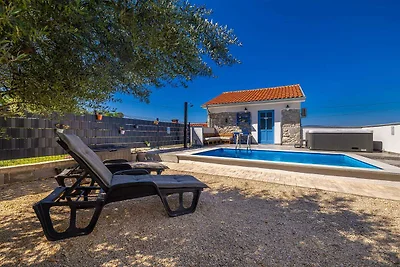 Ferienhaus KUNTENTA mit Pool