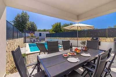 Villa LARUS