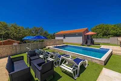 Ferienwohnung Boro mit Pool
