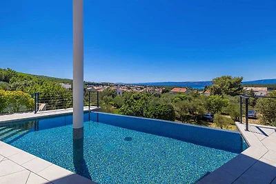 Luxusvilla 45° mit Infinity-Pool