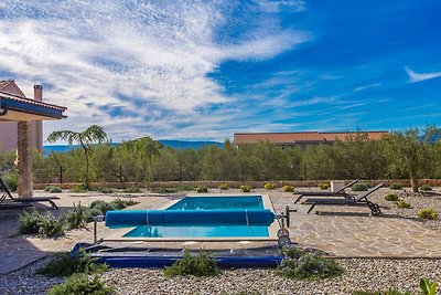 Rustica Villa Bellamare con piscina