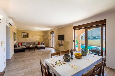 Ferienhaus Dijana mit Pool