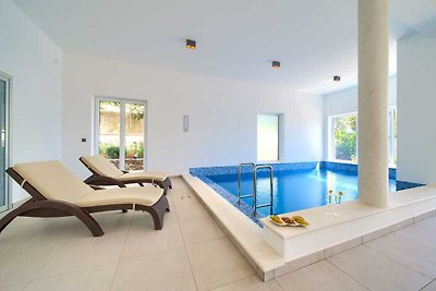 Apartment ROYAL 1 mit Pool und Jacuzzi