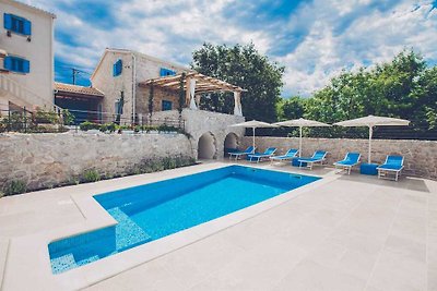 Luxury Villa DELUXE