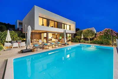 Villa LUXOR con piscina riscaldata