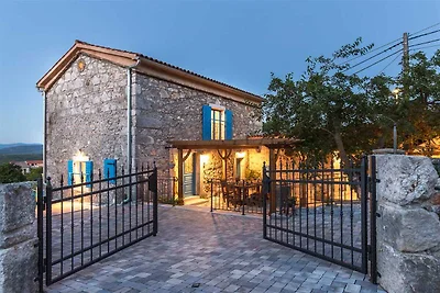 Luxus Steinvilla MAREVIC mit Pool