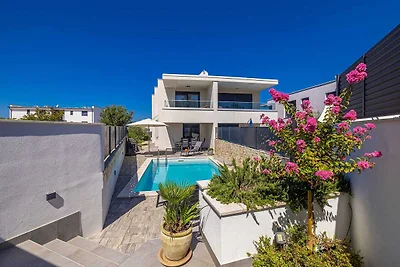 Villa LARUS