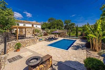 Schöne Villa MAY mit Pool