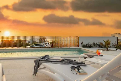 Villa AMARIS mit privatem beheiztem Pool