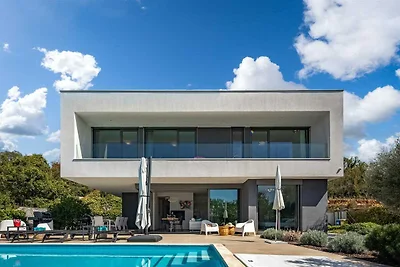 Villa LUXOR mit beheiztem Pool