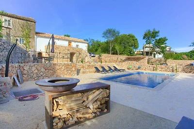 Schöne Villa MAY mit Pool