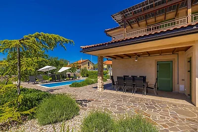 Rustikale Villa Bellamare mit Pool
