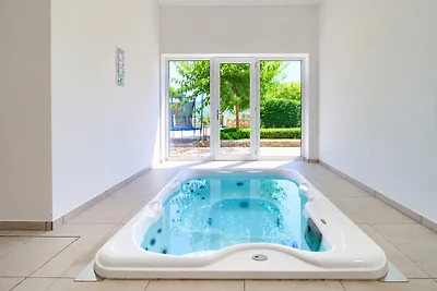 Apartment ROYAL 1 mit Pool und Jacuzzi