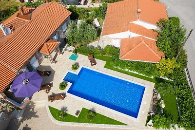 Schöne Villa Maja mit Pool, Sauna und Jacuzzi