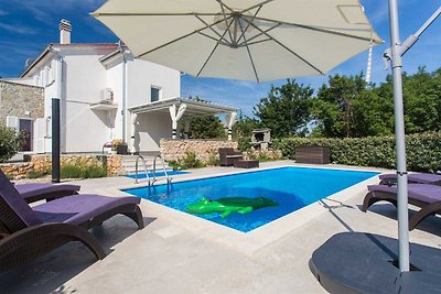 Ferienwohnung Boro mit Pool