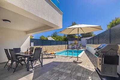 Villa LARUS