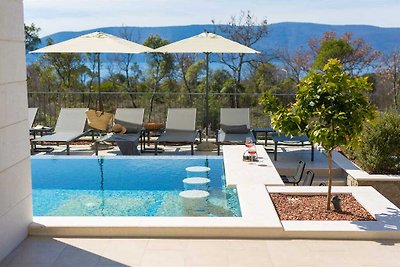 Willa LADY z podgrzewanym basenem, jacuzzi i...