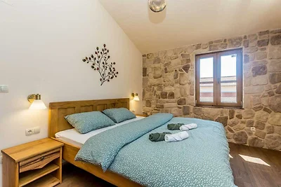 Rustikale Villa Bellamare mit Pool
