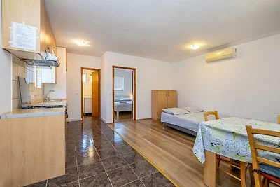 Ferienwohnung Boro mit Pool