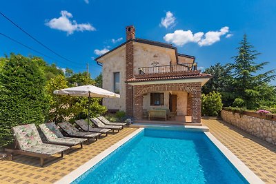 Villa RUSTICA mit Pool und Jacuzzi