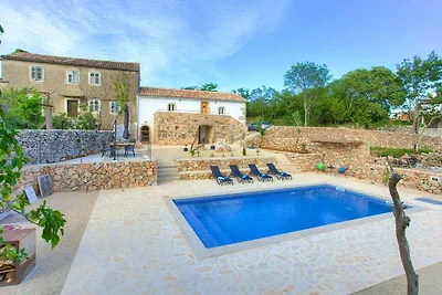 Schöne Villa MAY mit Pool