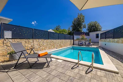 Villa LARUS