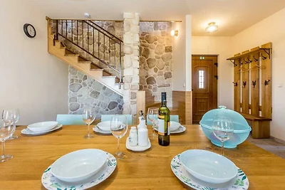 Rustikalna Villa Bellamare s bazenom