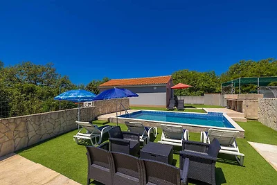 Ferienwohnung Boro mit Pool