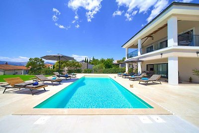 Villa MAGNIFICA mit Pool