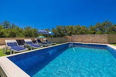 Ferienwohnung Boro mit Pool