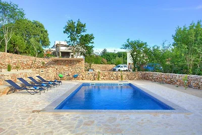 Schöne Villa MAY mit Pool