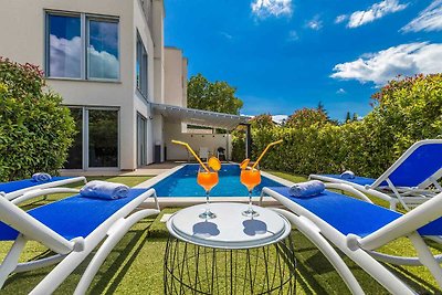 Moderne villa MODERNA met verwarmd zwembad, b...