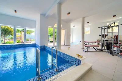 Apartment ROYAL 1 mit Pool und Jacuzzi