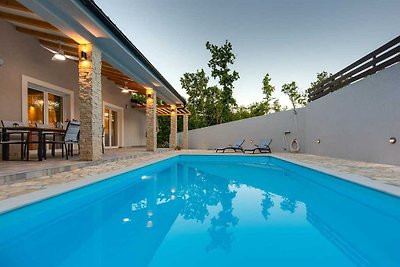 Villa SANDRINA mit beheiztem Pool