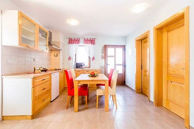 Schönes Ferienhaus KORNIC