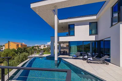 Luxusvilla 45° mit Infinity-Pool