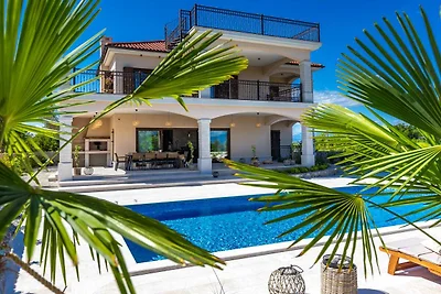 Luxusvilla GLABROVA mit Pool, Whirlpool und...