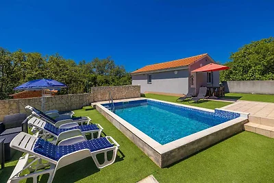 Ferienwohnung Boro mit Pool