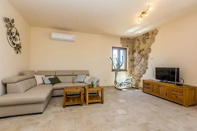 Rustikalna Villa Bellamare s bazenom