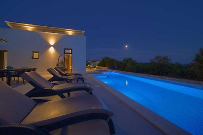 Villa MURAJ con piscina privata