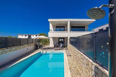 Villa LARUS