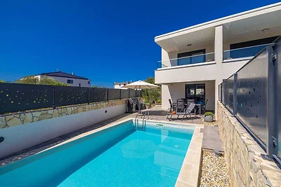 Villa LARUS