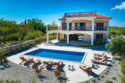 Luxusvilla GLABROVA mit Pool, Whirlpool und...