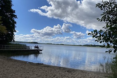 Gelbes Haus am See