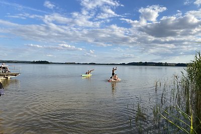 Gelbes Haus am See