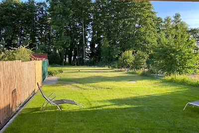 Casa gialla sul lago